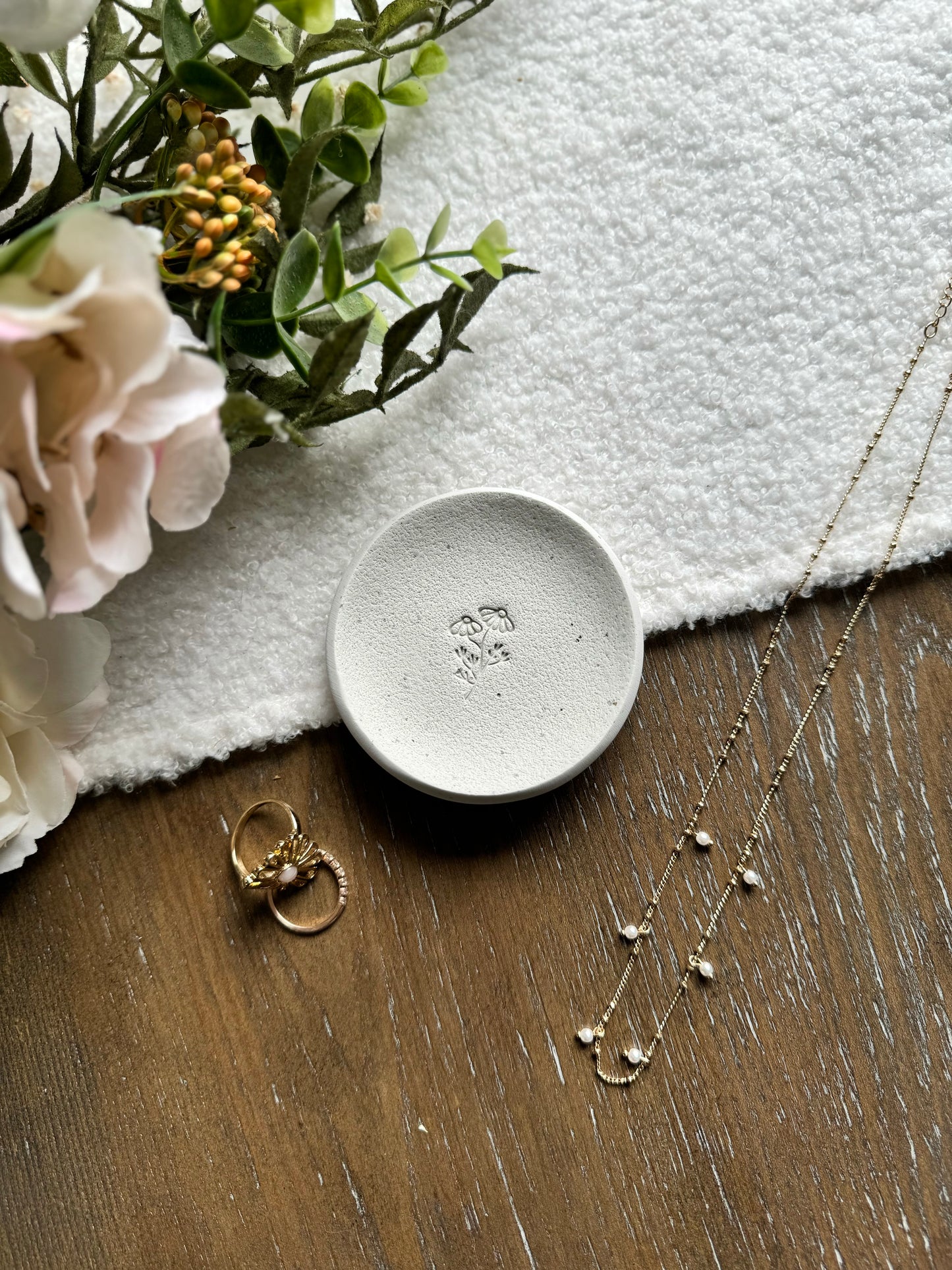 Speckled Daisy Ring Dish