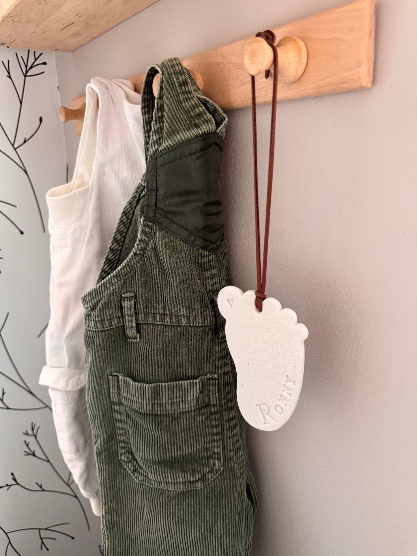 custom newborn ornament, foot-shape, with name