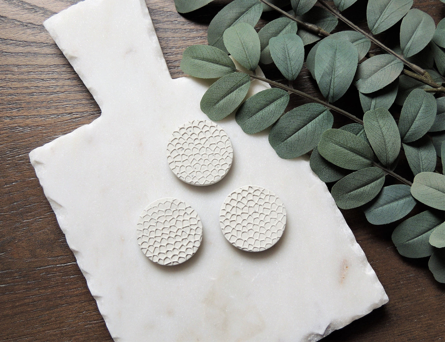 white clay scale pattern magnets
