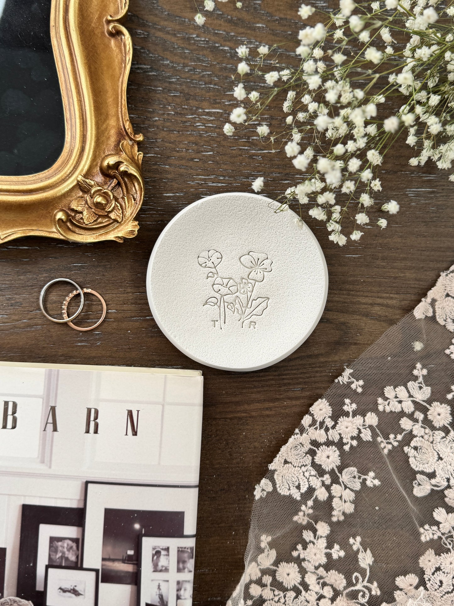 Mom’s Bouquet Birth Flower Personalized Ring Dish