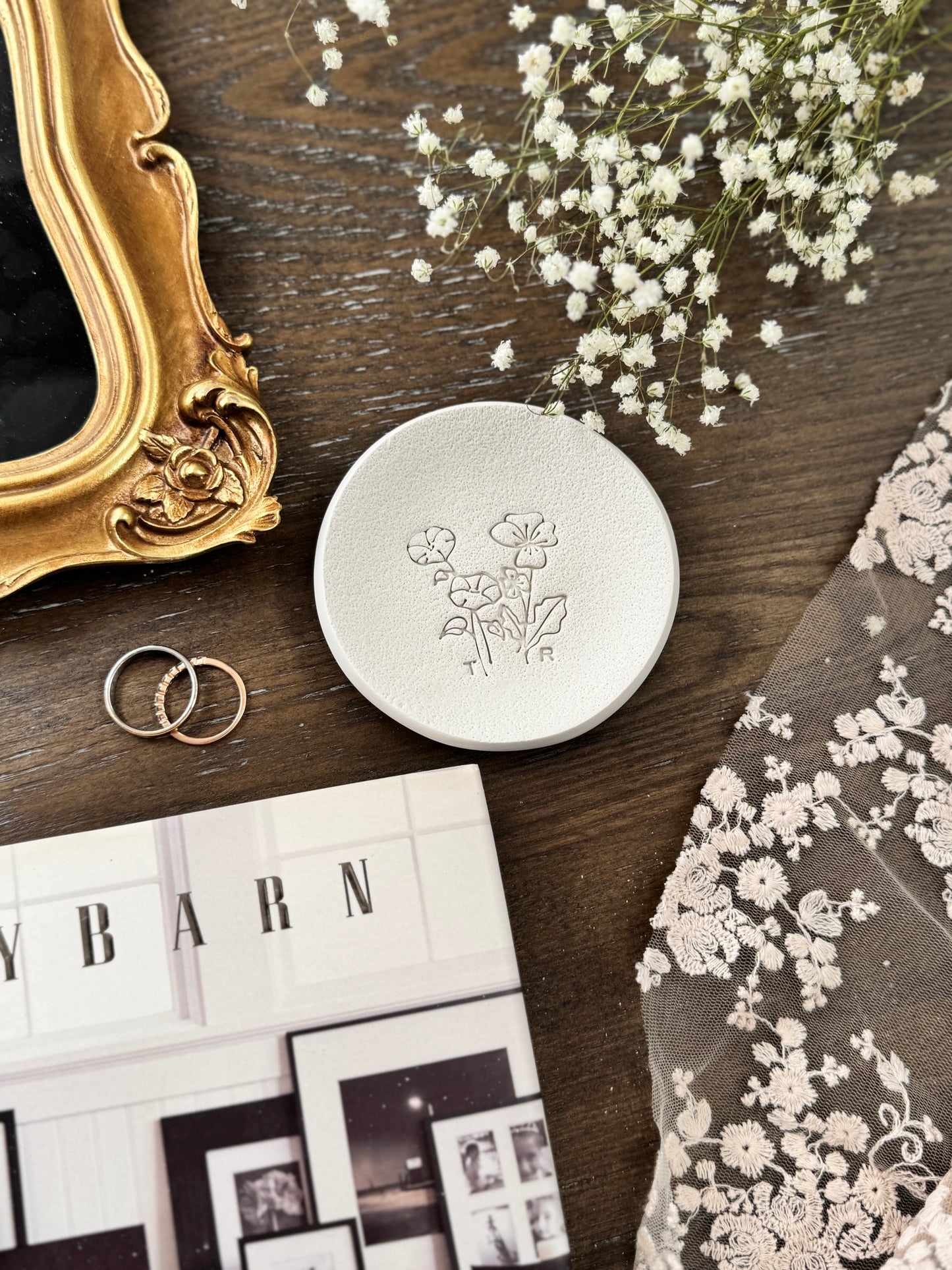 Mom’s Bouquet Birth Flower Personalized Ring Dish