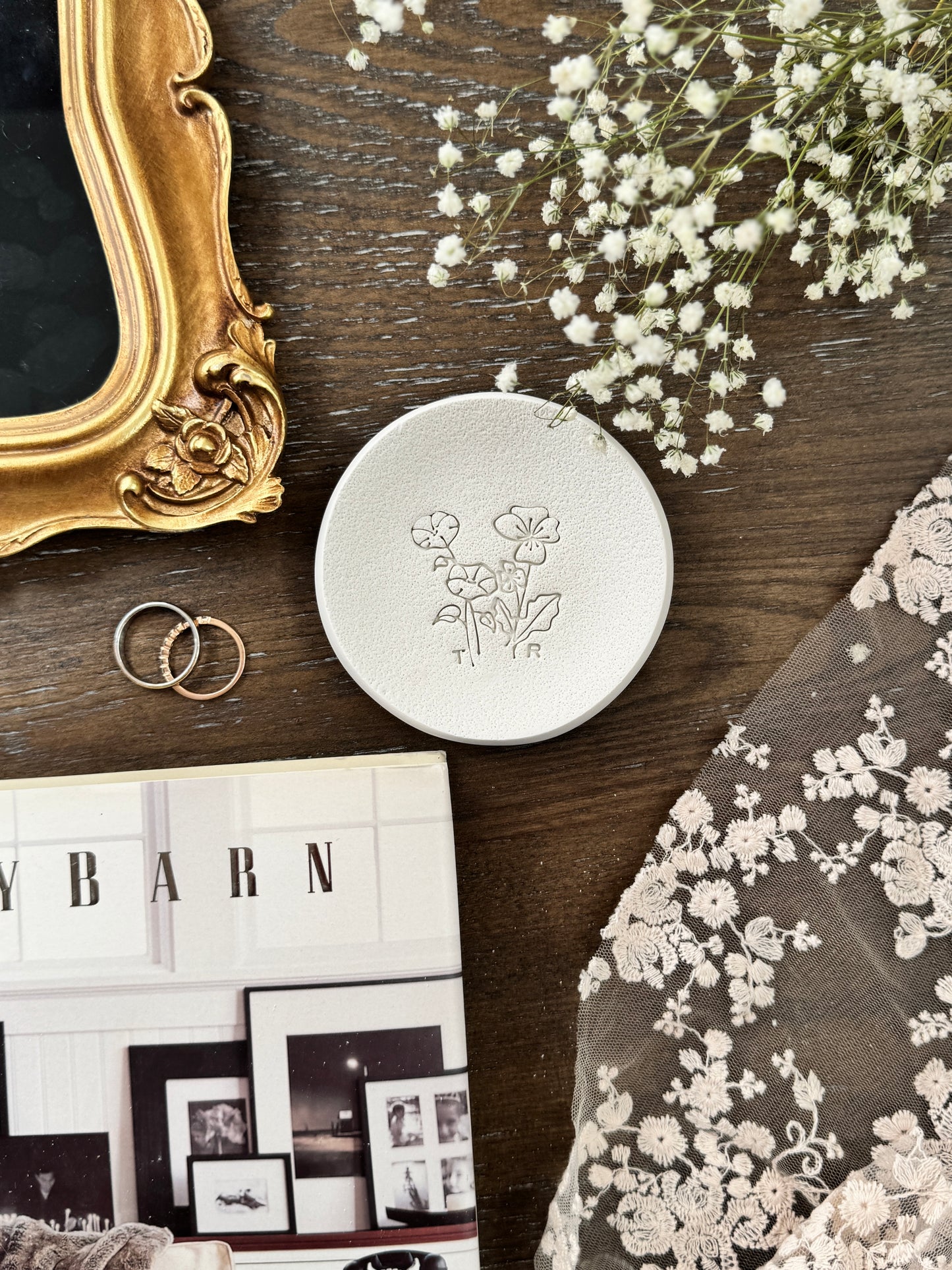 Mom’s Bouquet Birth Flower Personalized Ring Dish