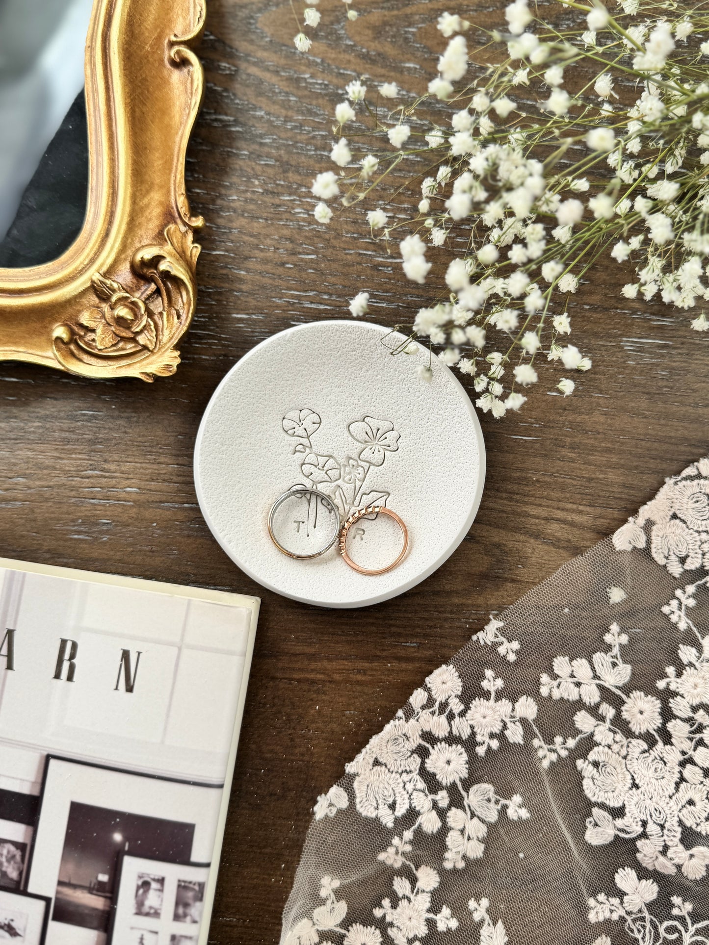 Mom’s Bouquet Birth Flower Personalized Ring Dish