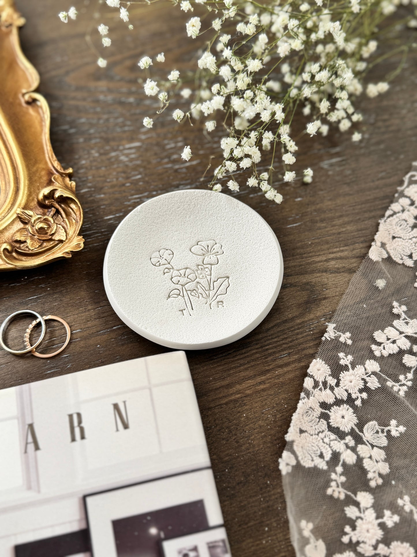 Mom’s Bouquet Birth Flower Personalized Ring Dish
