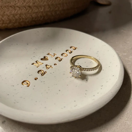 Engagement date ring dish