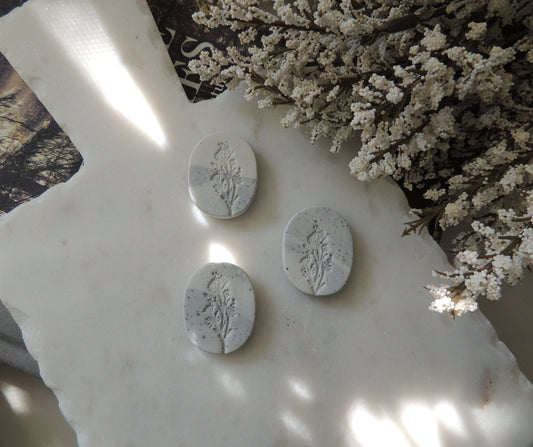 white beige floral leaf design magnets