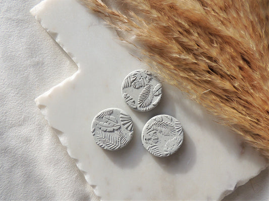 magnet with tropical leaf pattern, monstera, fern