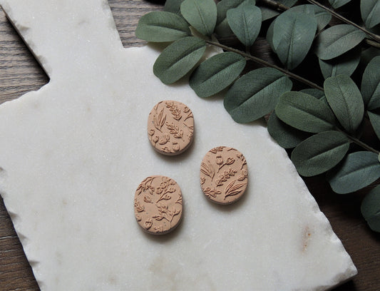 magnets with floral design in a soft peach color, perfect for gifts